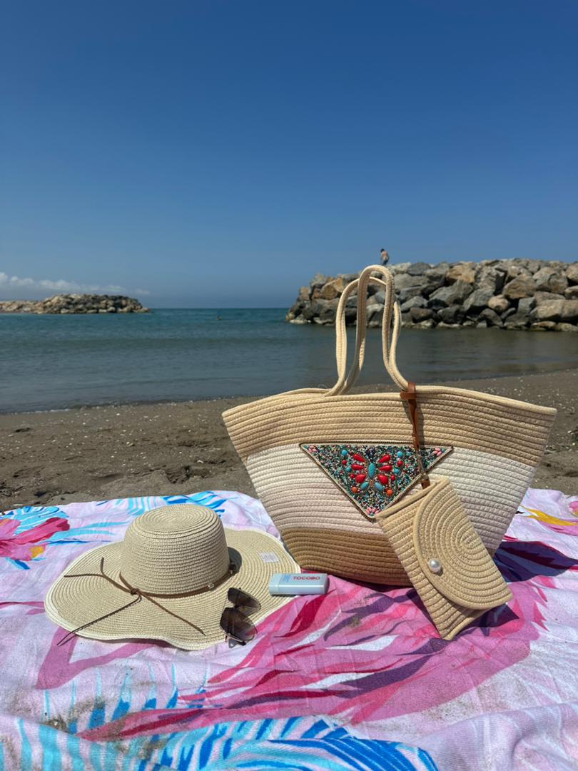Grand couffin avec pochette et chapeau