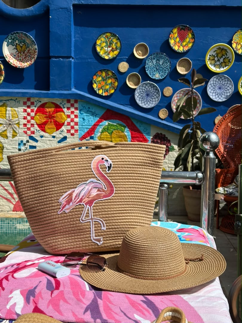 Grand sac Flament rose avec chapeau beige