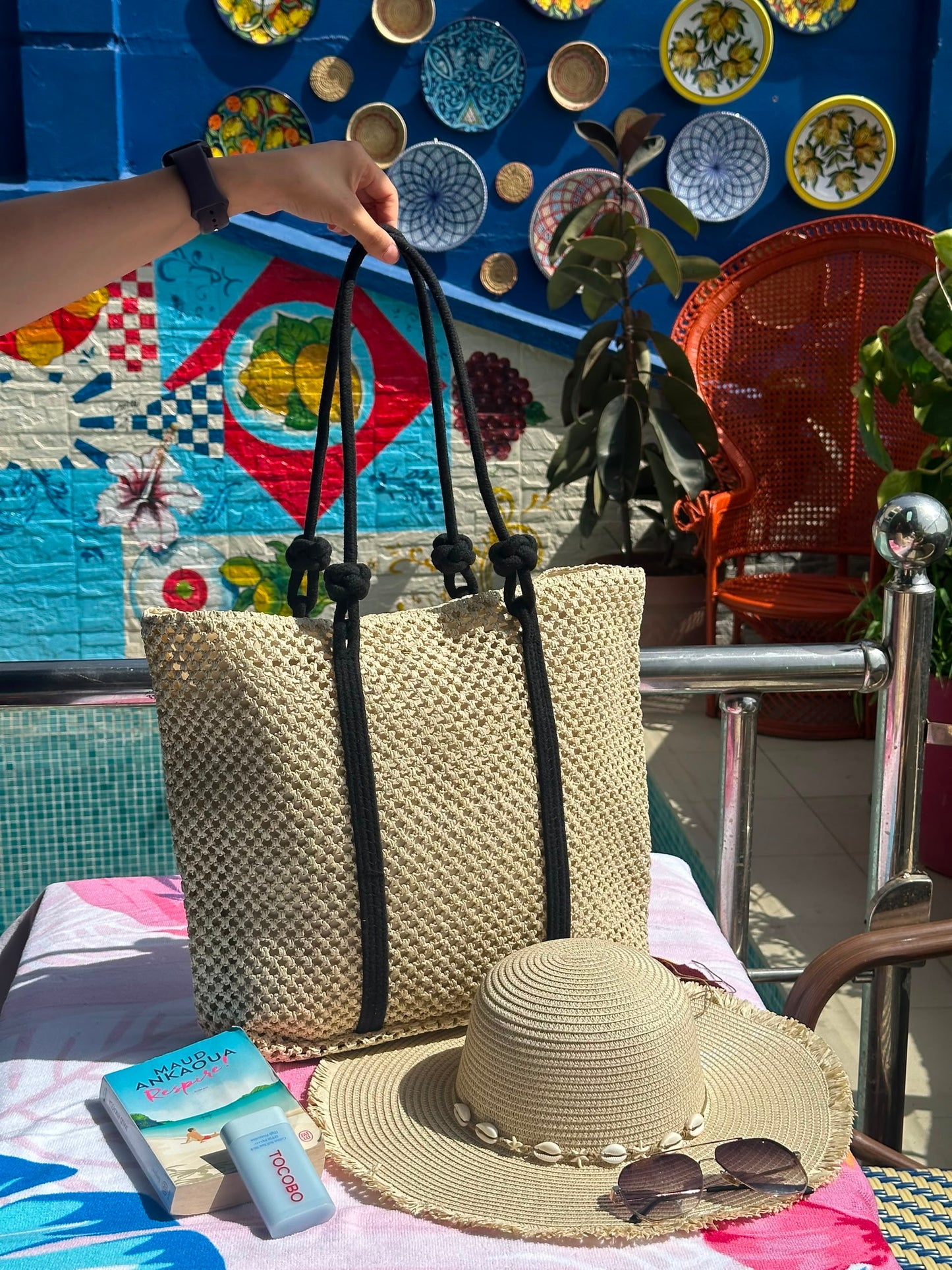 Sac de plage filet classe avec chapeau blanc