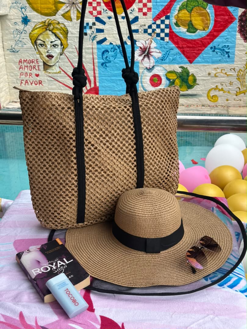 Sac de plage filet classe avec chapeau beige