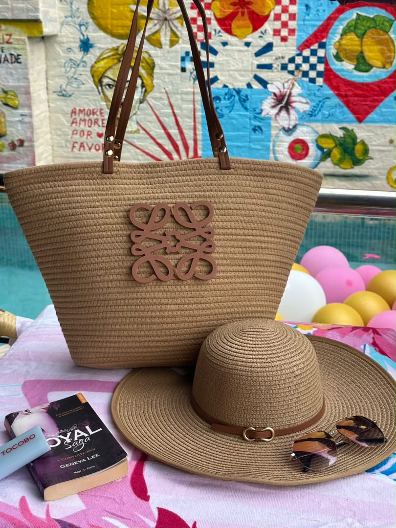 Sac de plage logo Loewe chic avec chapeau BEIGE