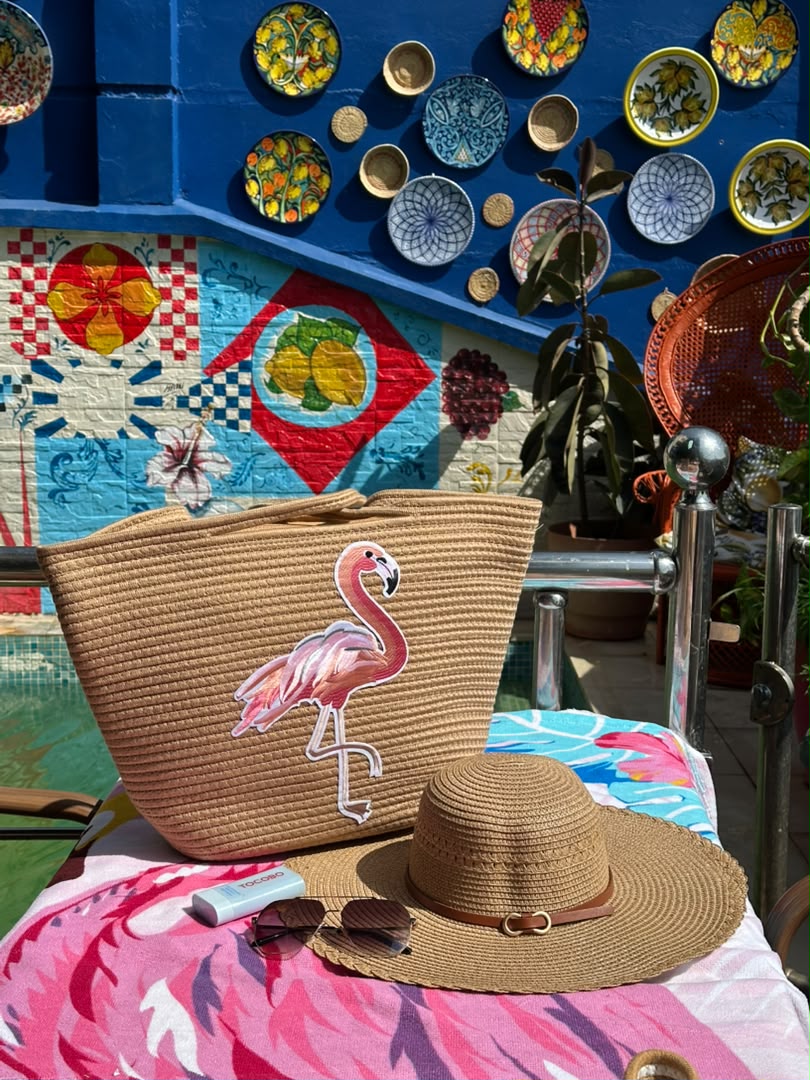 Grand sac Flament rose avec chapeau beige